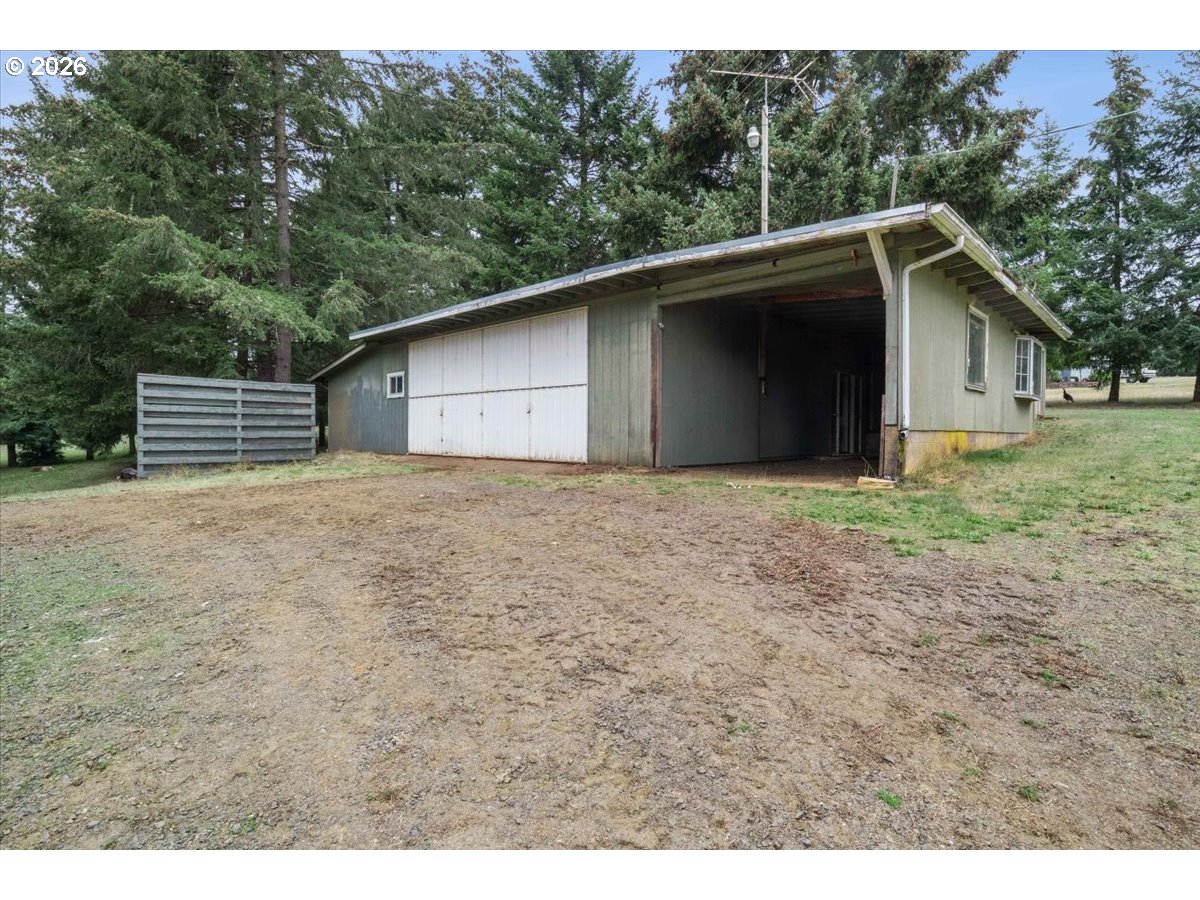 main property photo 8