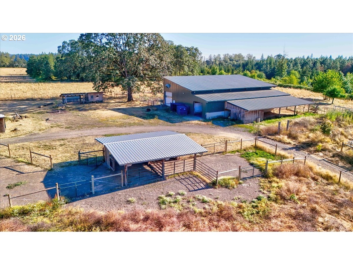main property photo 40