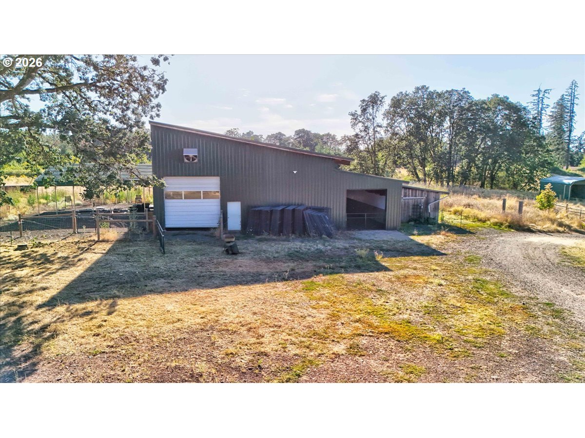 main property photo 41