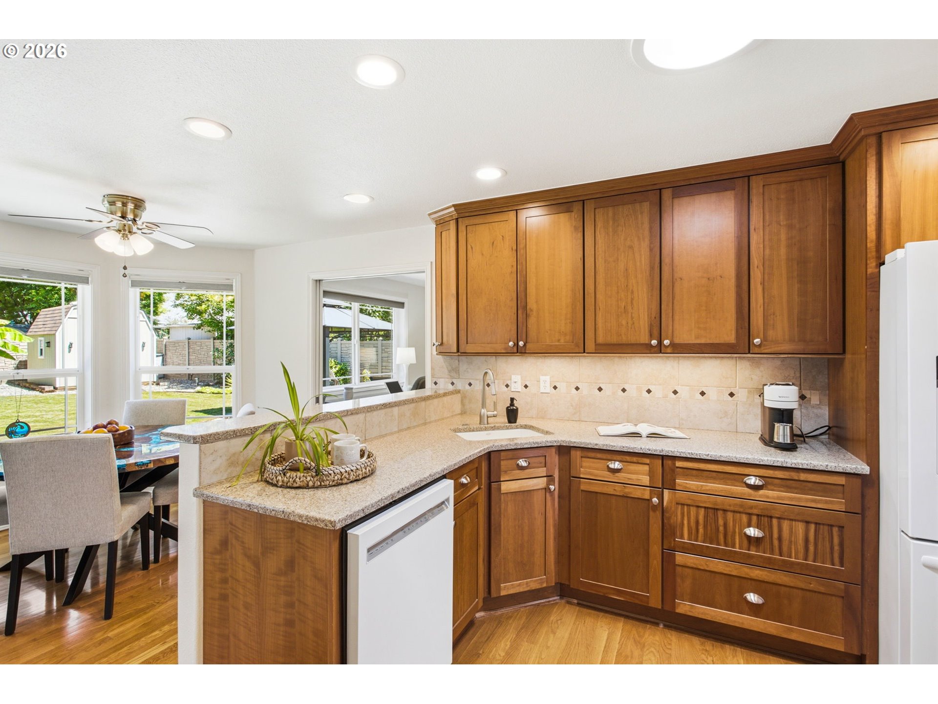 property viewer photo 12