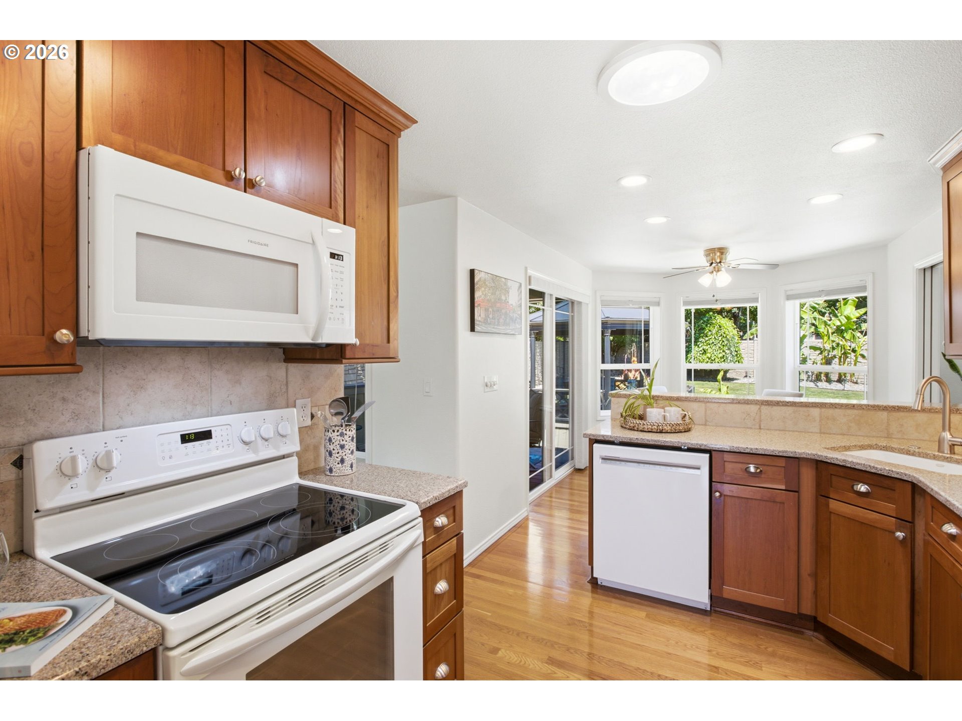 property viewer photo 13