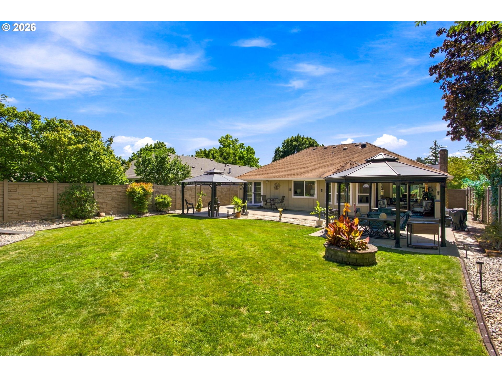 property viewer photo 35