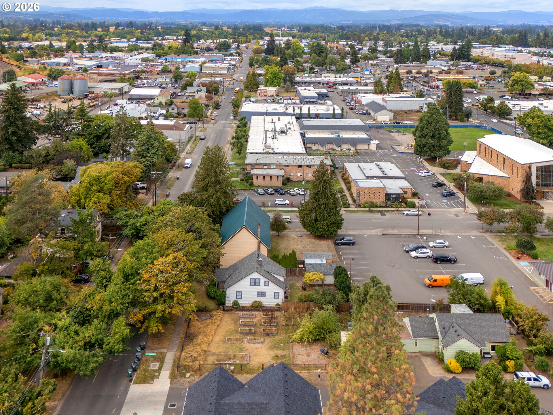 main property photo 13