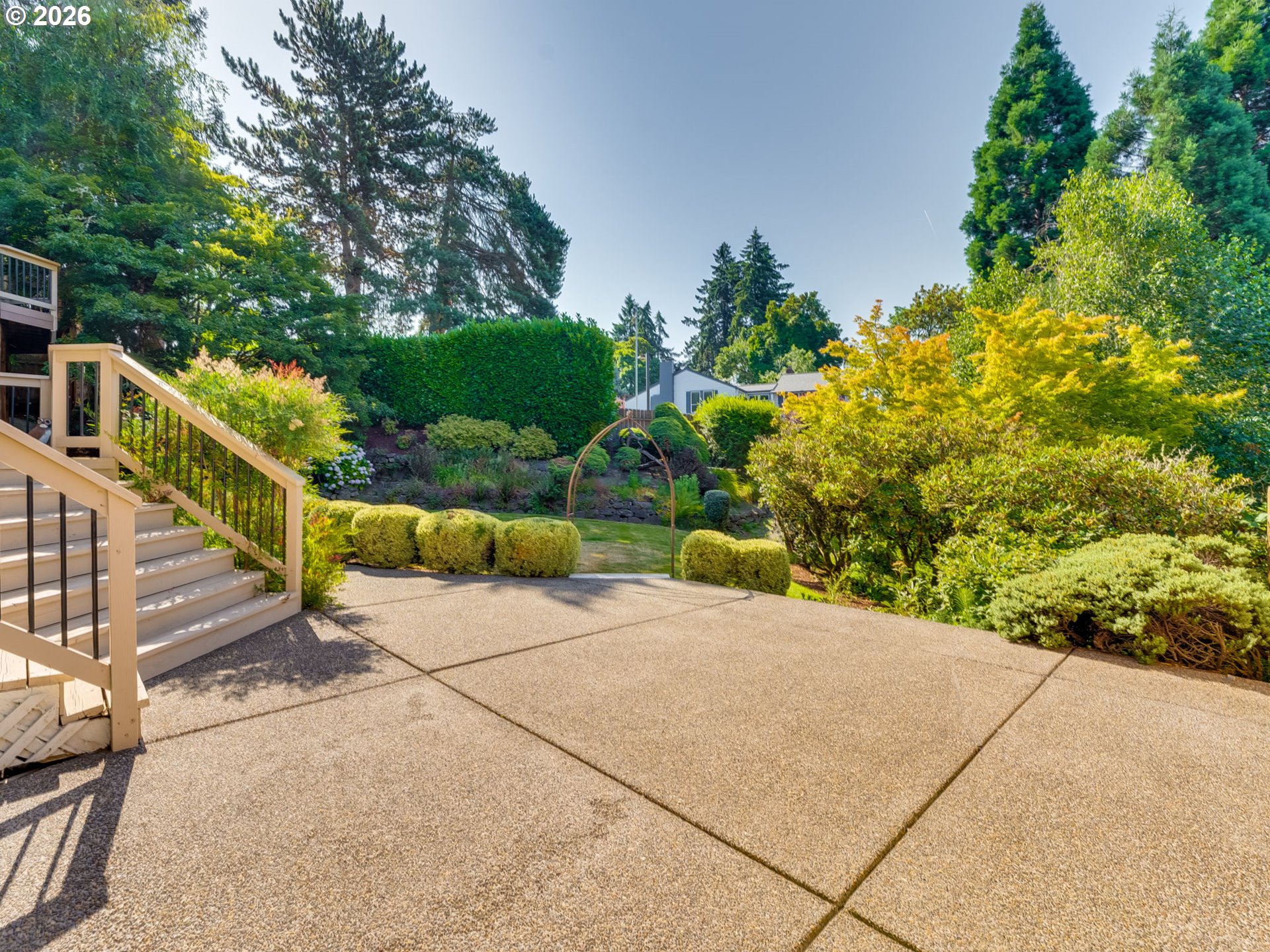 main property photo 28