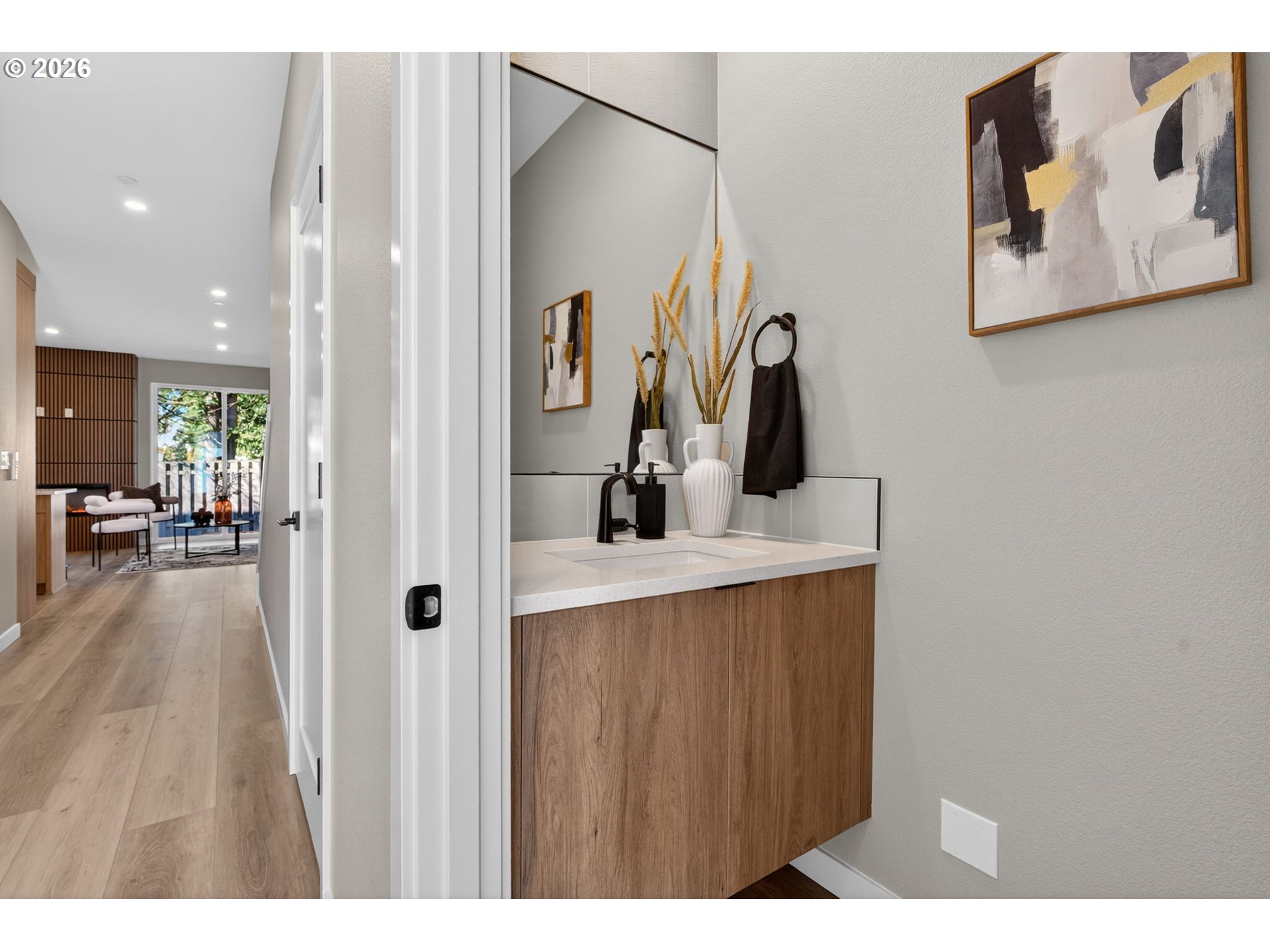 property viewer photo 2