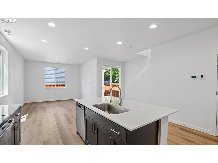 property viewer photo 11