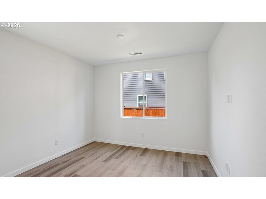 property viewer photo 16