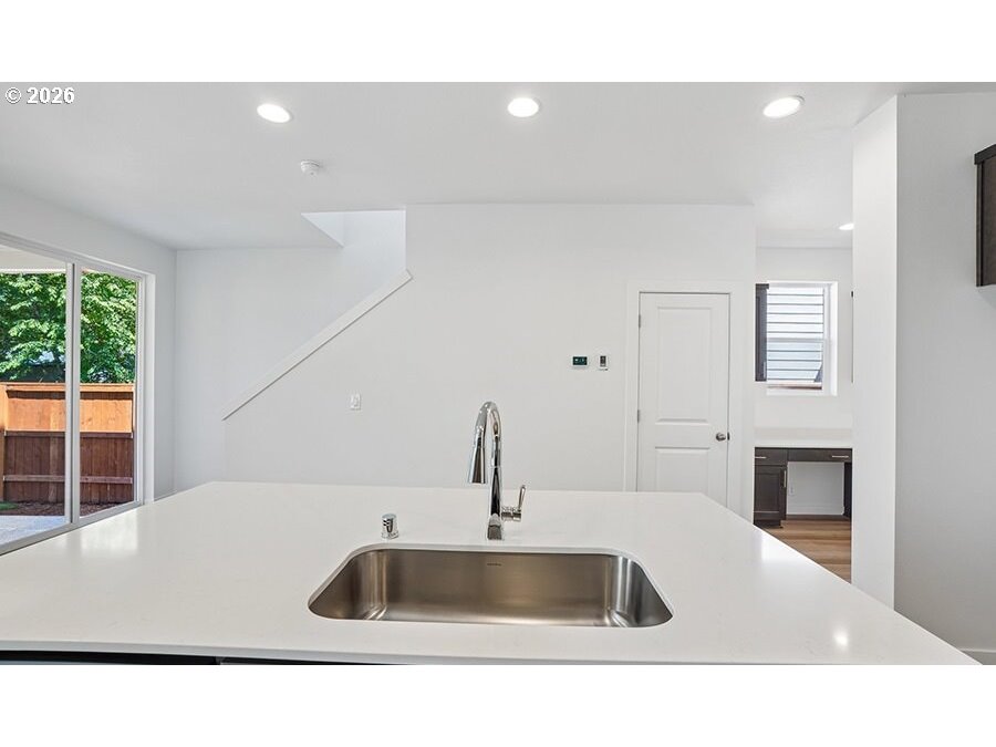property viewer photo 6