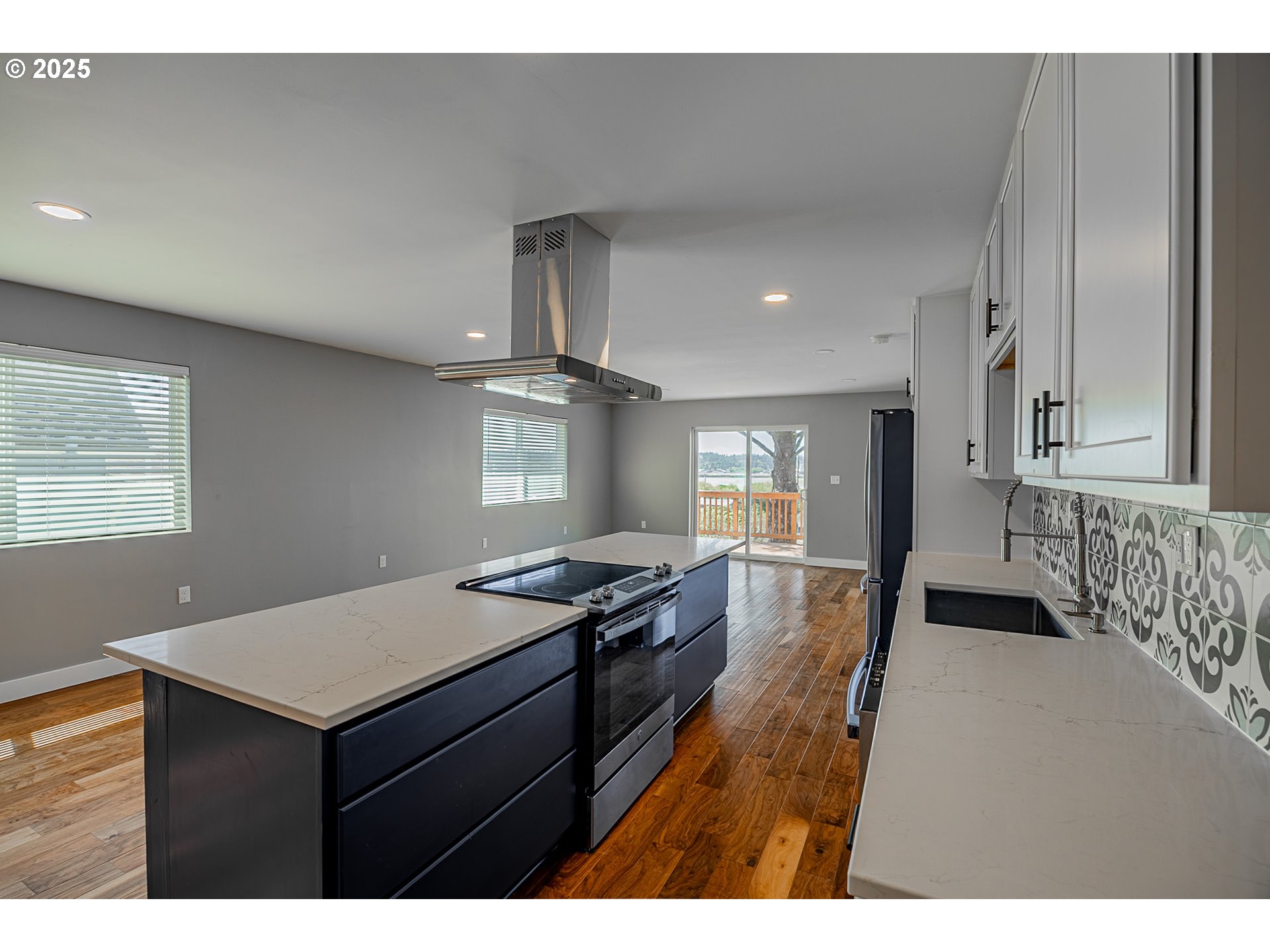 property viewer photo 10