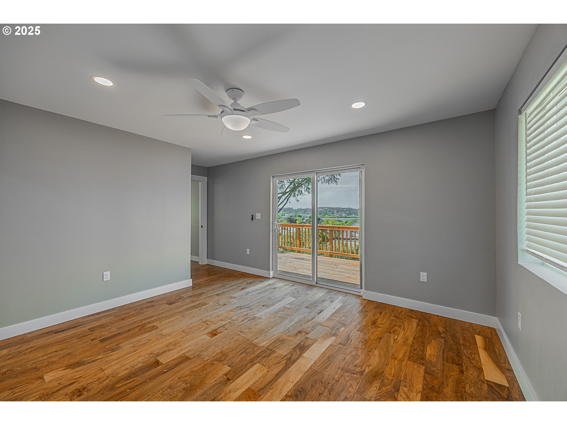 property viewer photo 14