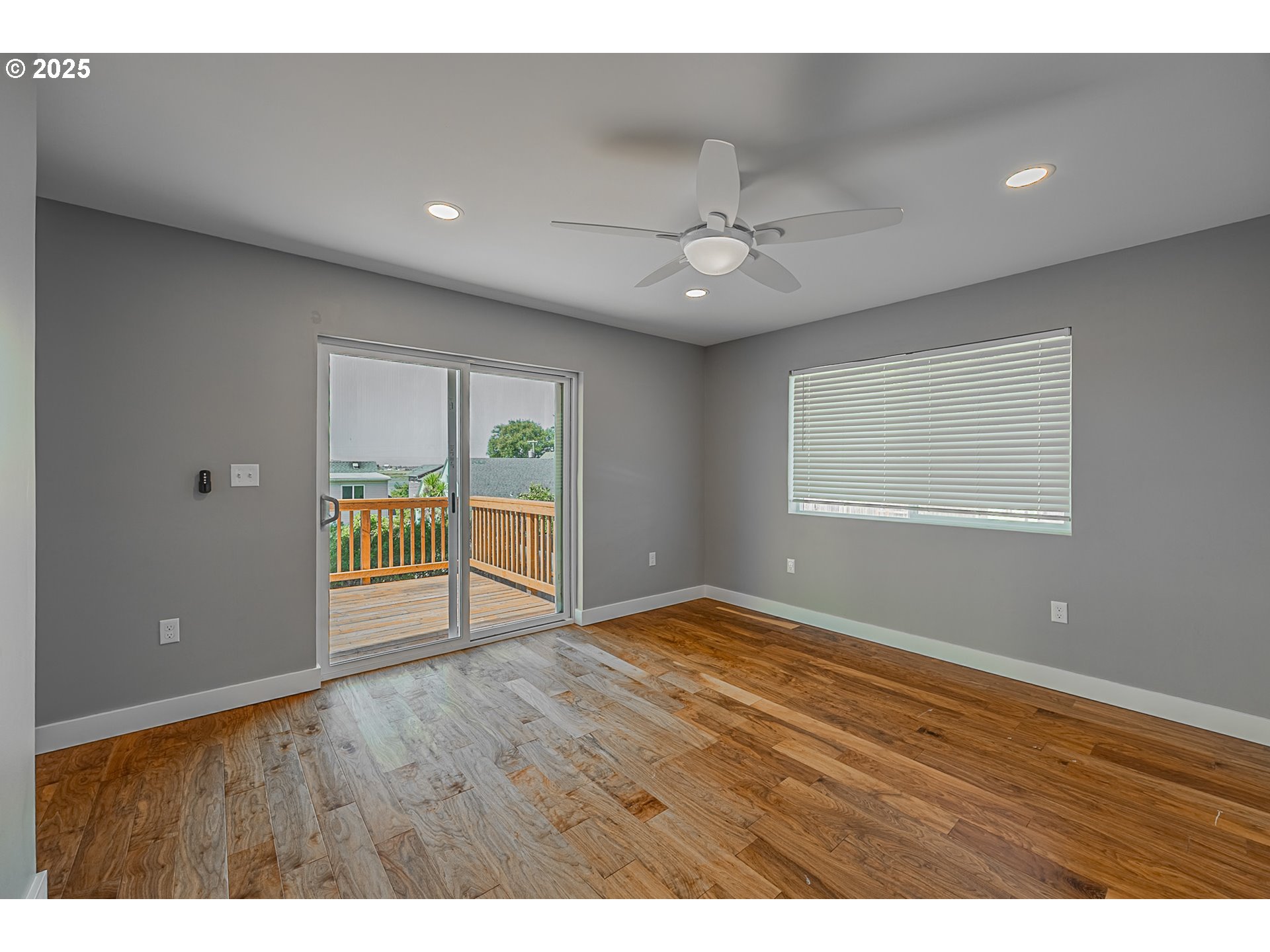 property viewer photo 15