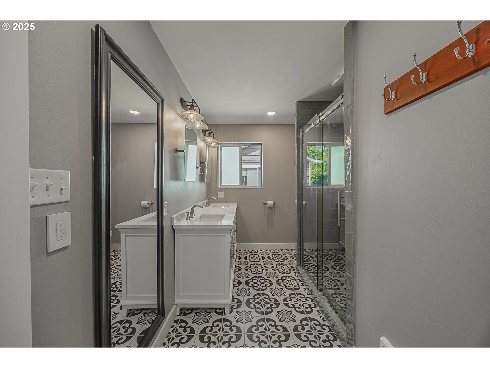 property viewer photo 17