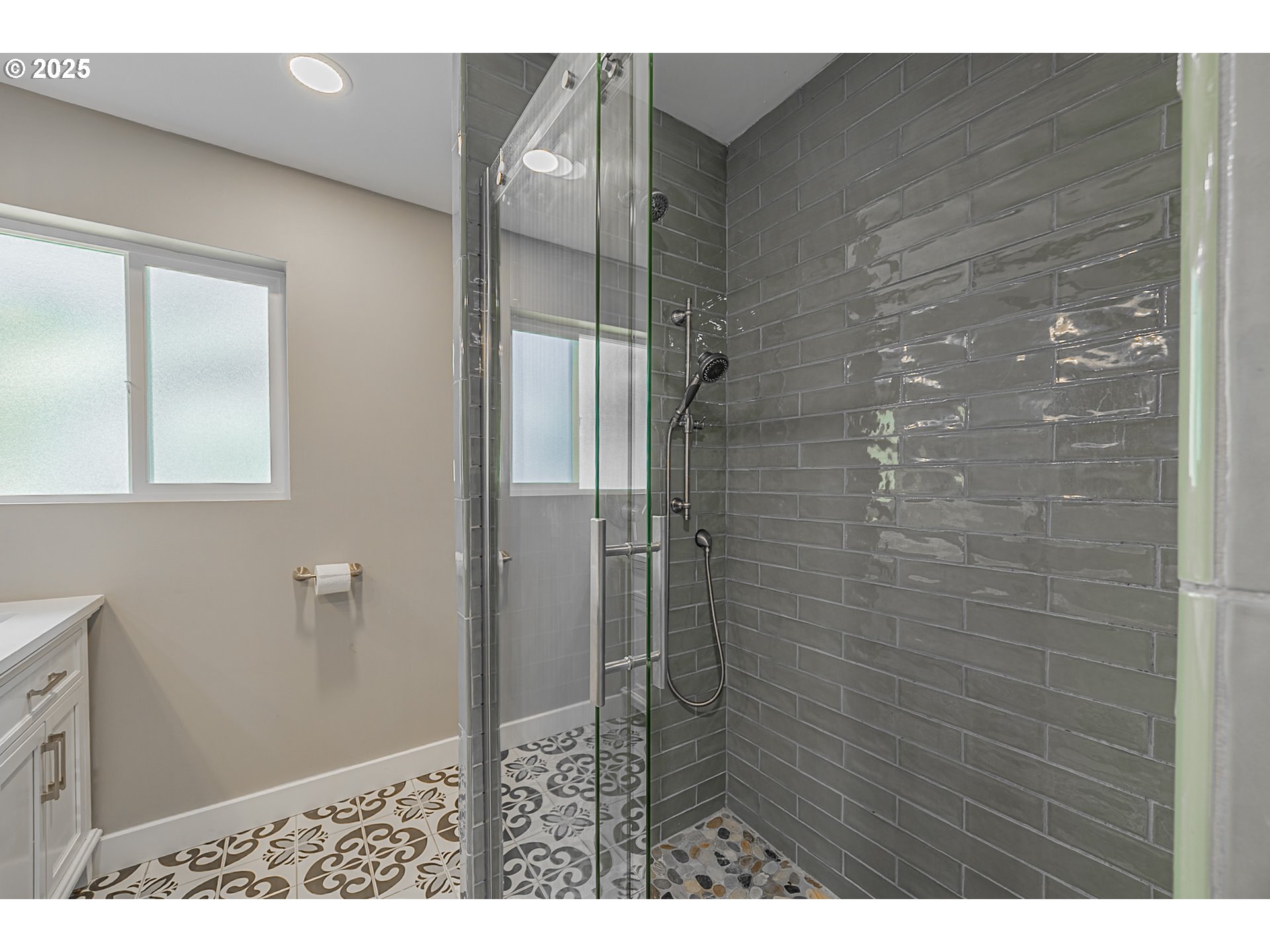 property viewer photo 19