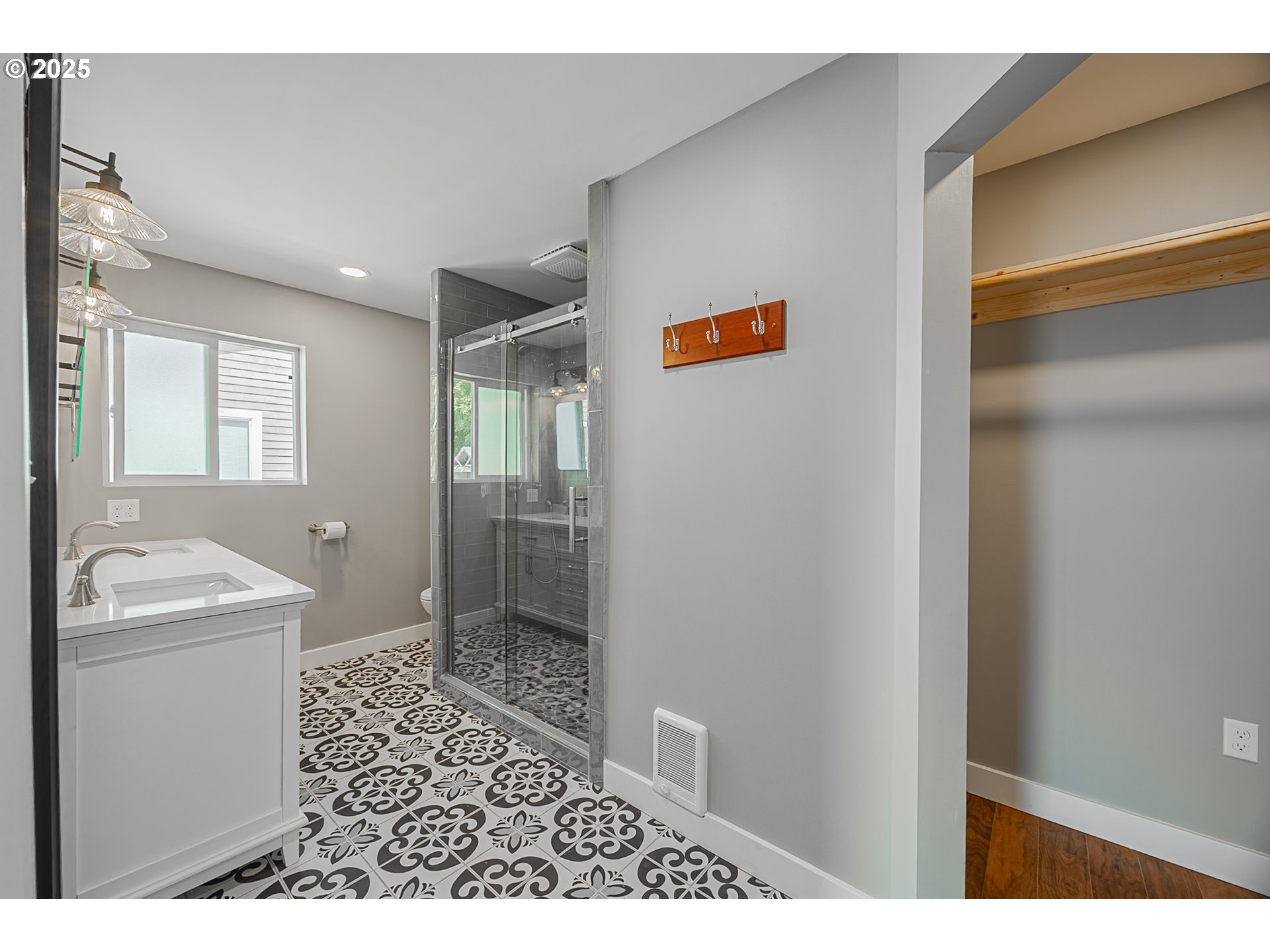 property viewer photo 21