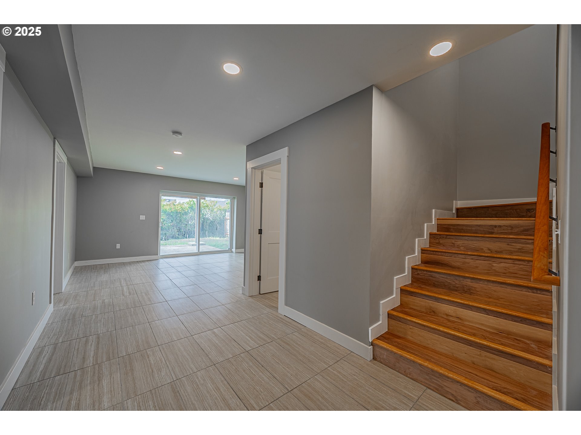 property viewer photo 26