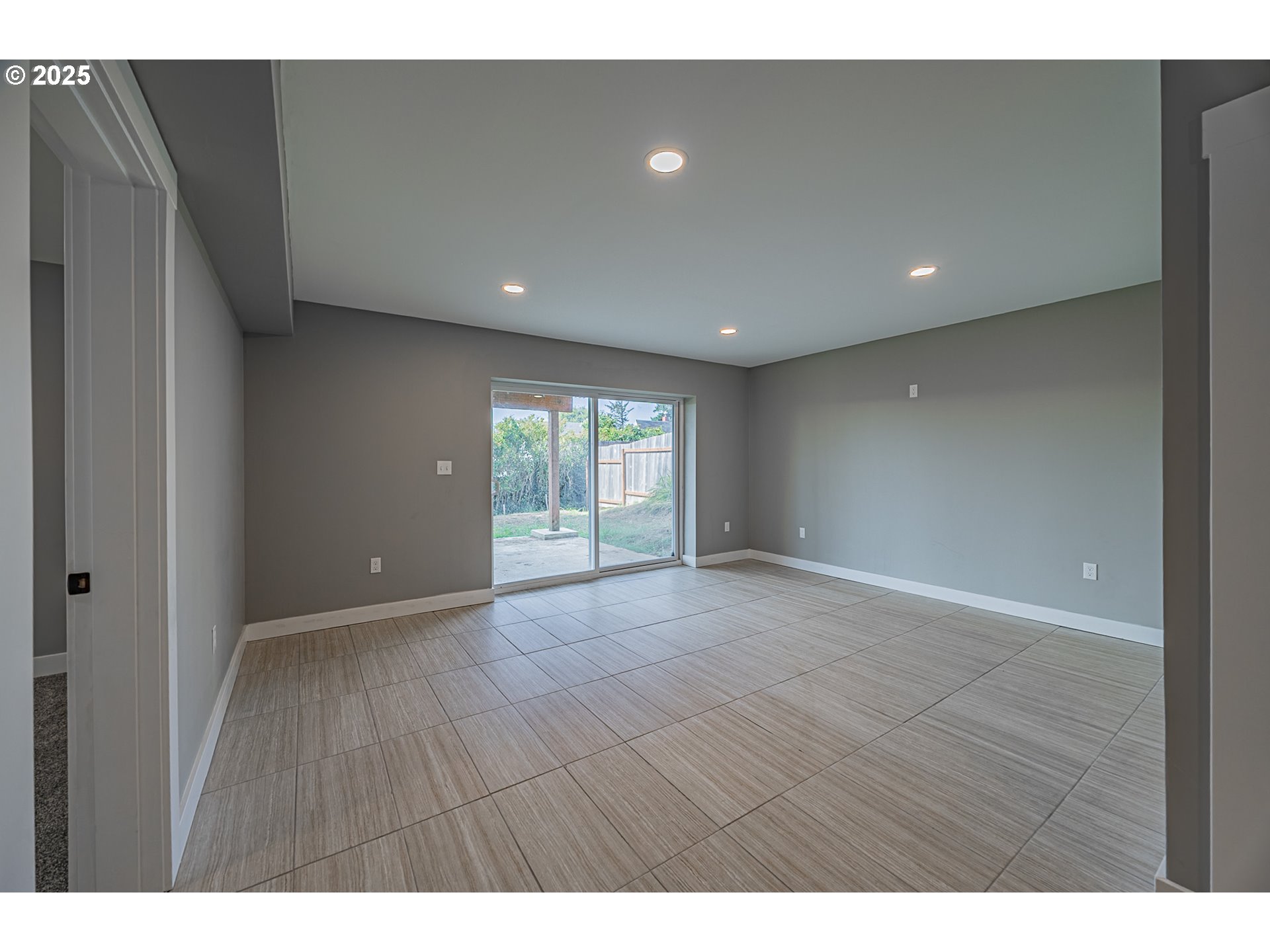 property viewer photo 27