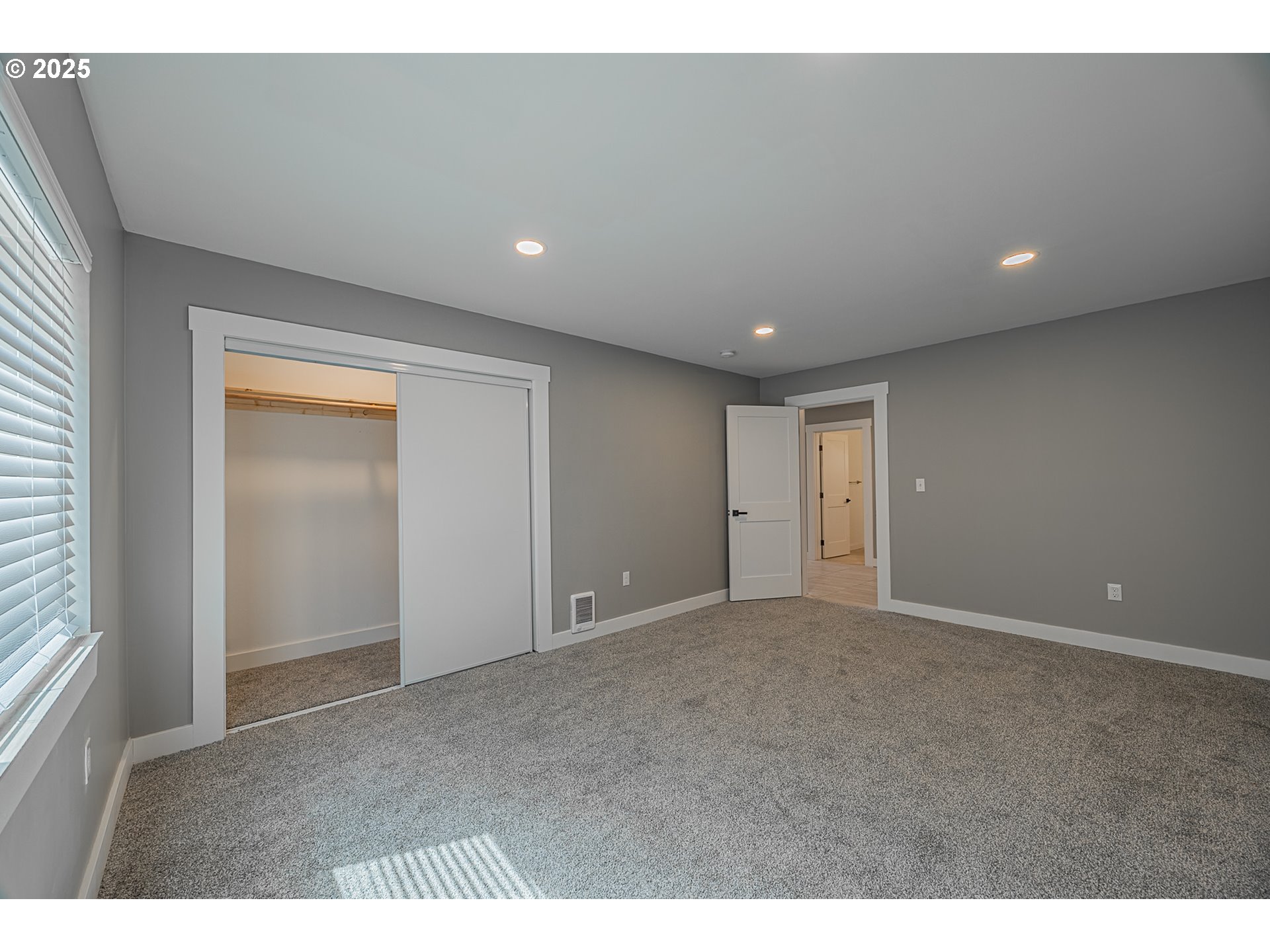 property viewer photo 29