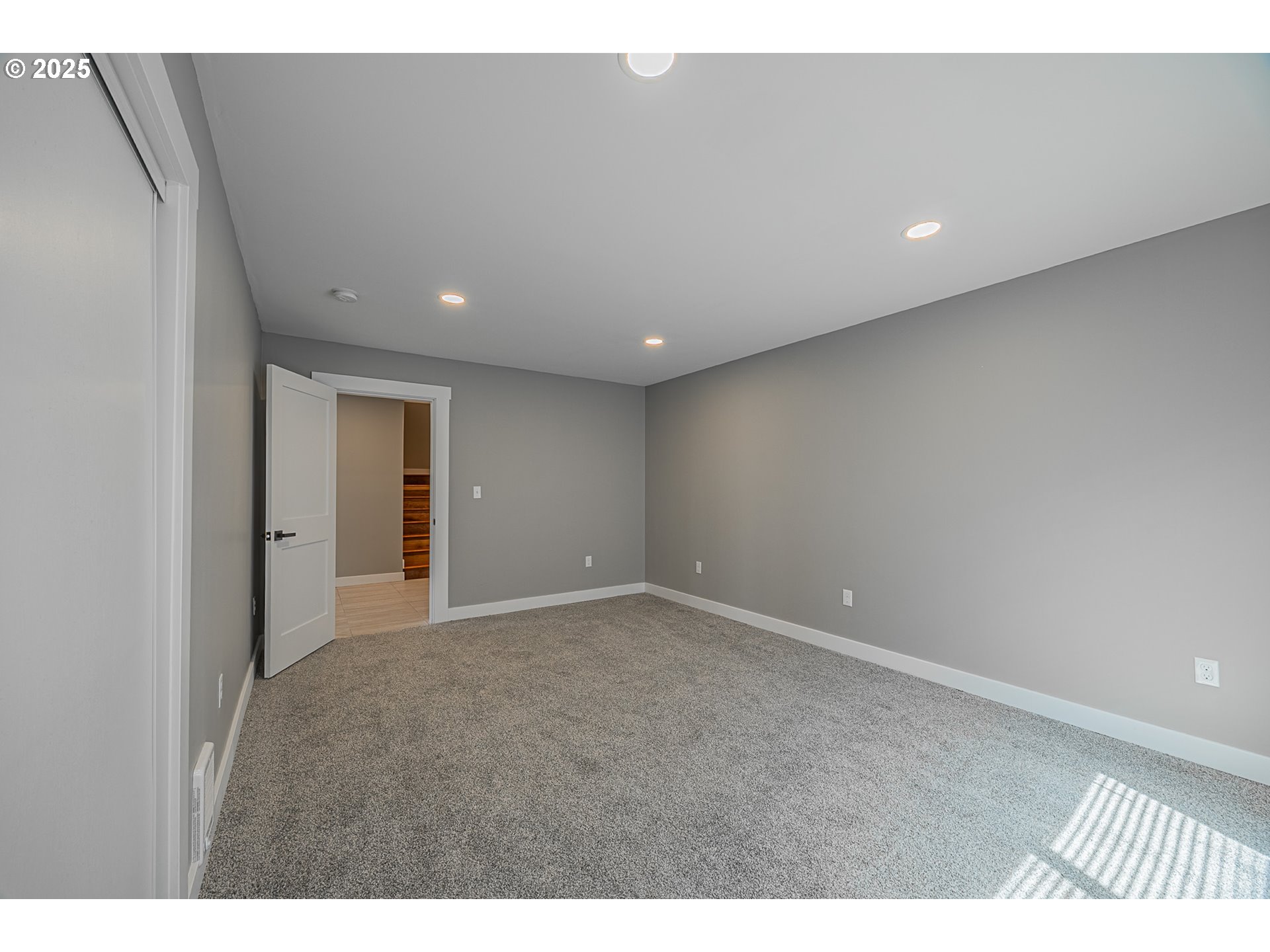 property viewer photo 30