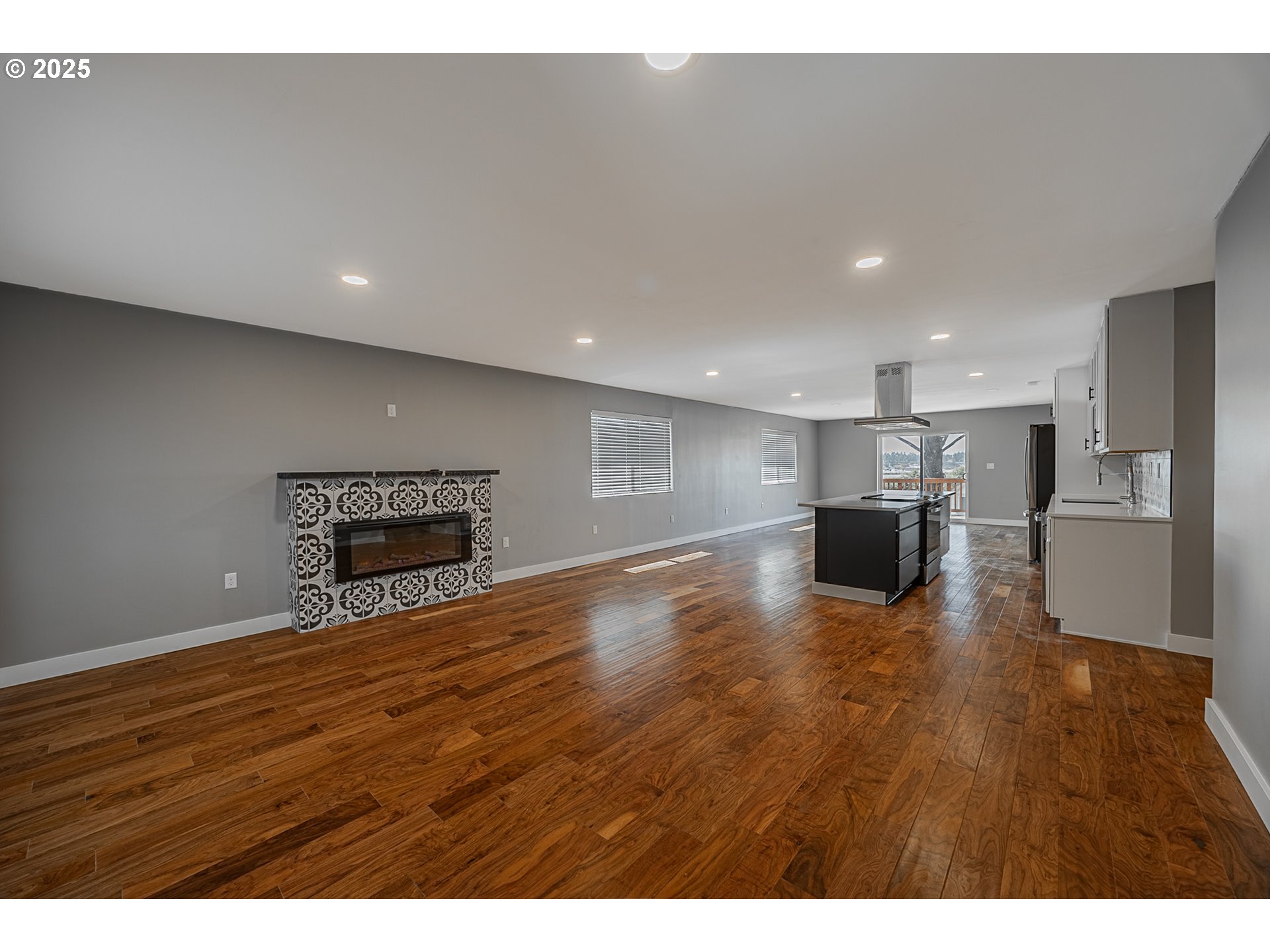 property viewer photo 4