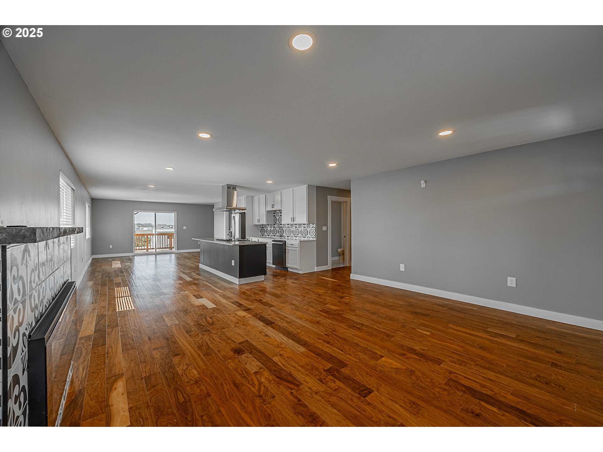 property viewer photo 5