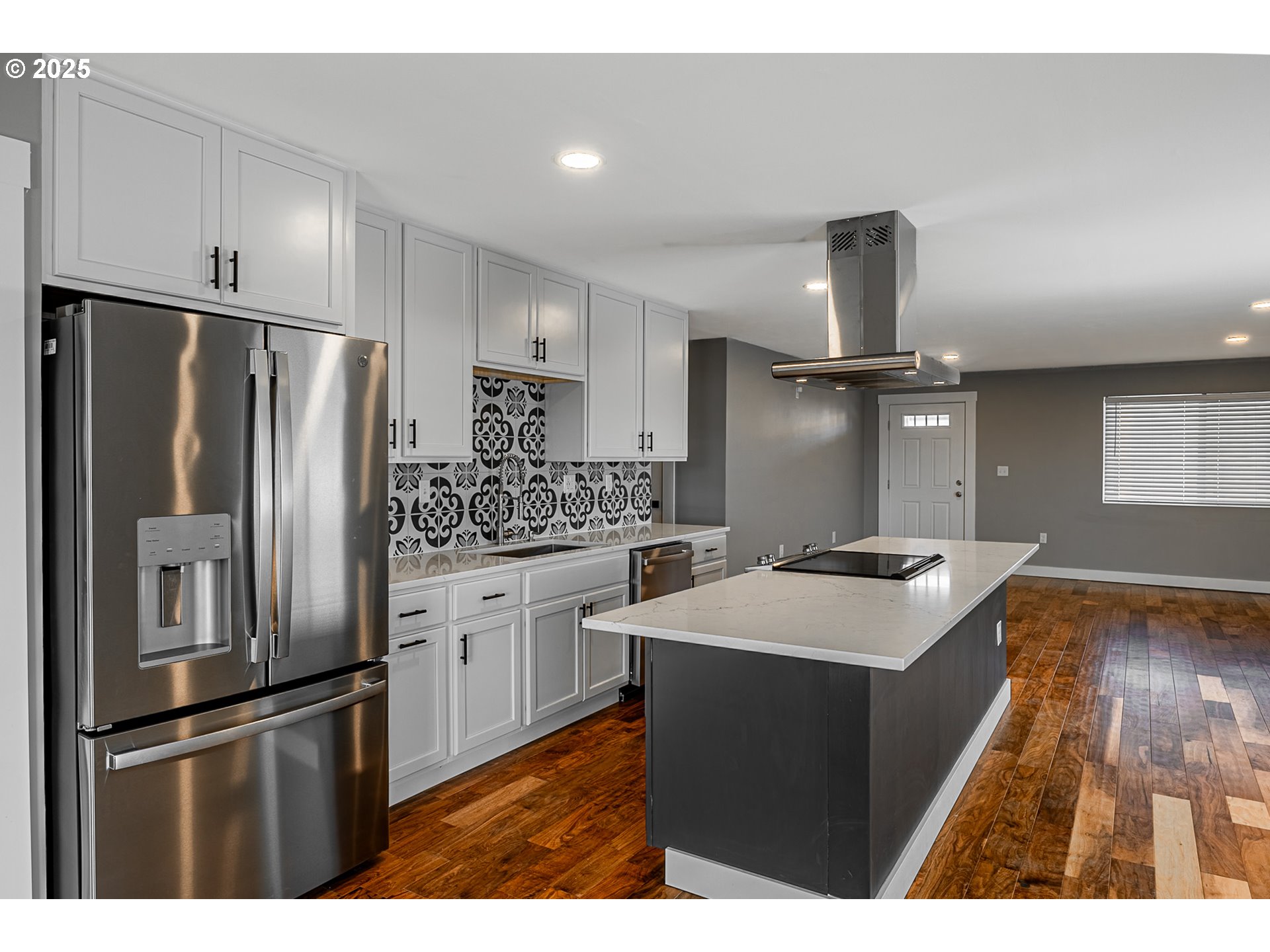 property viewer photo 6