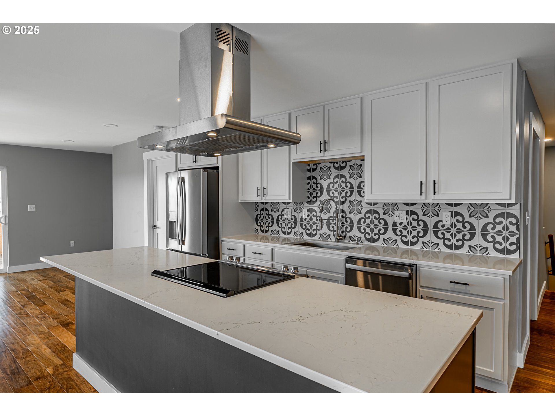property viewer photo 7