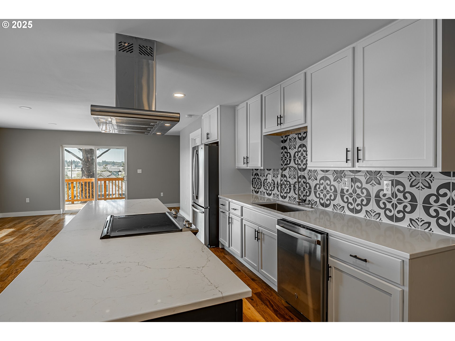 property viewer photo 9
