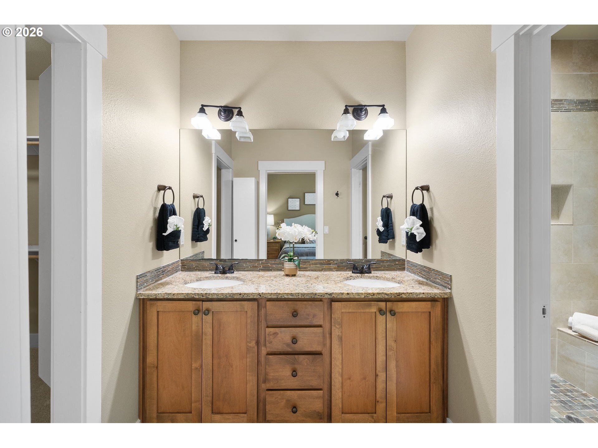 property viewer photo 23