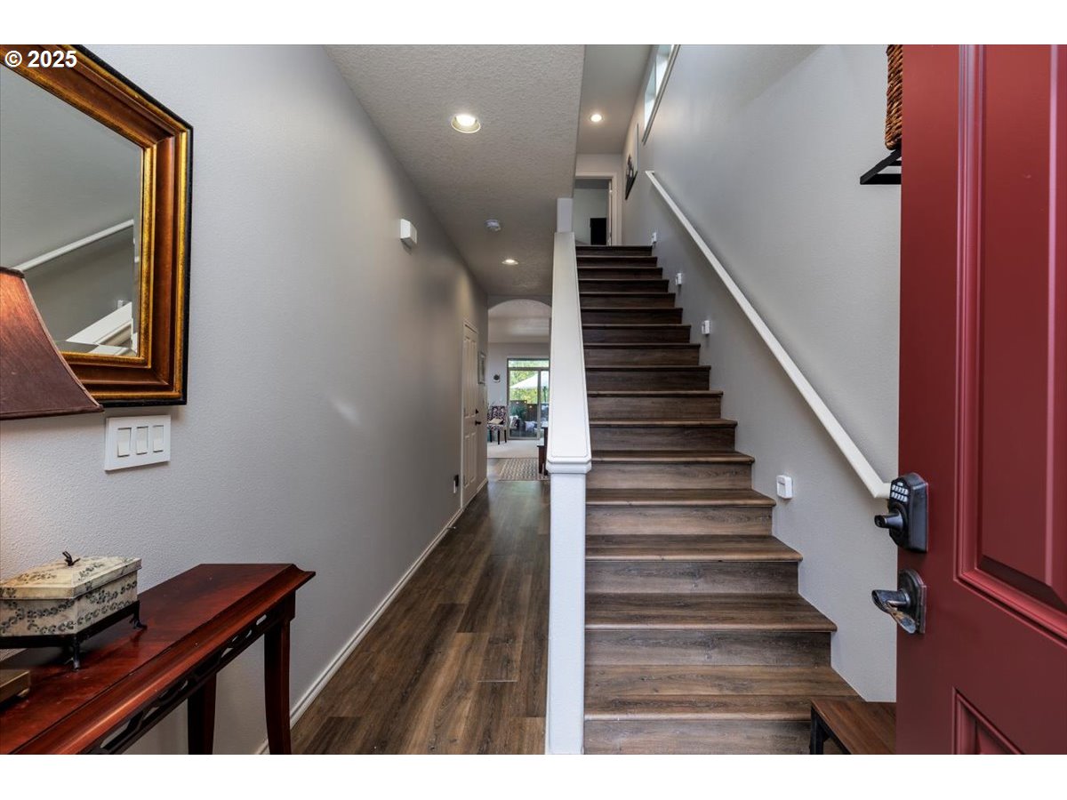 property viewer photo 3