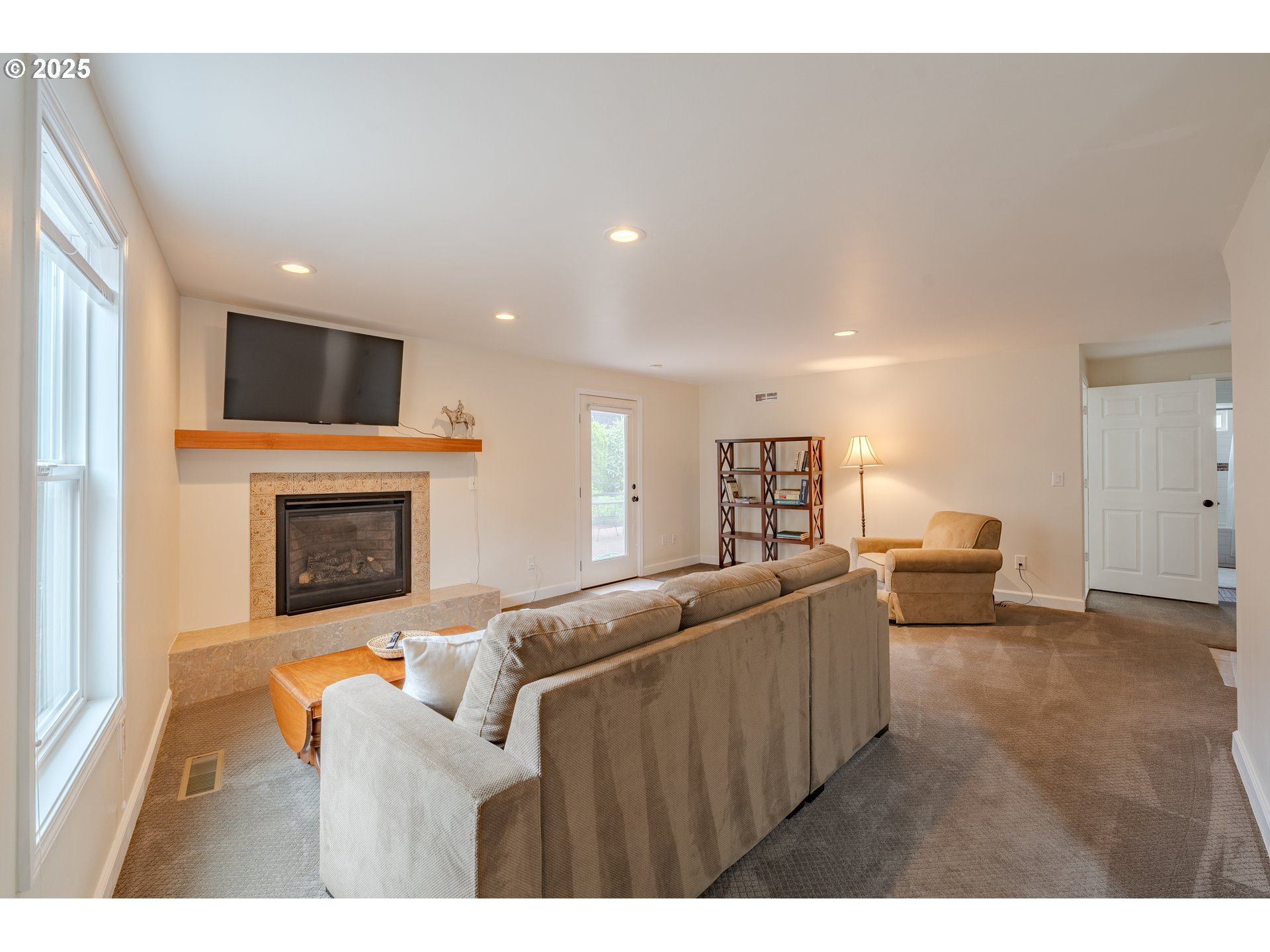 property viewer photo 4