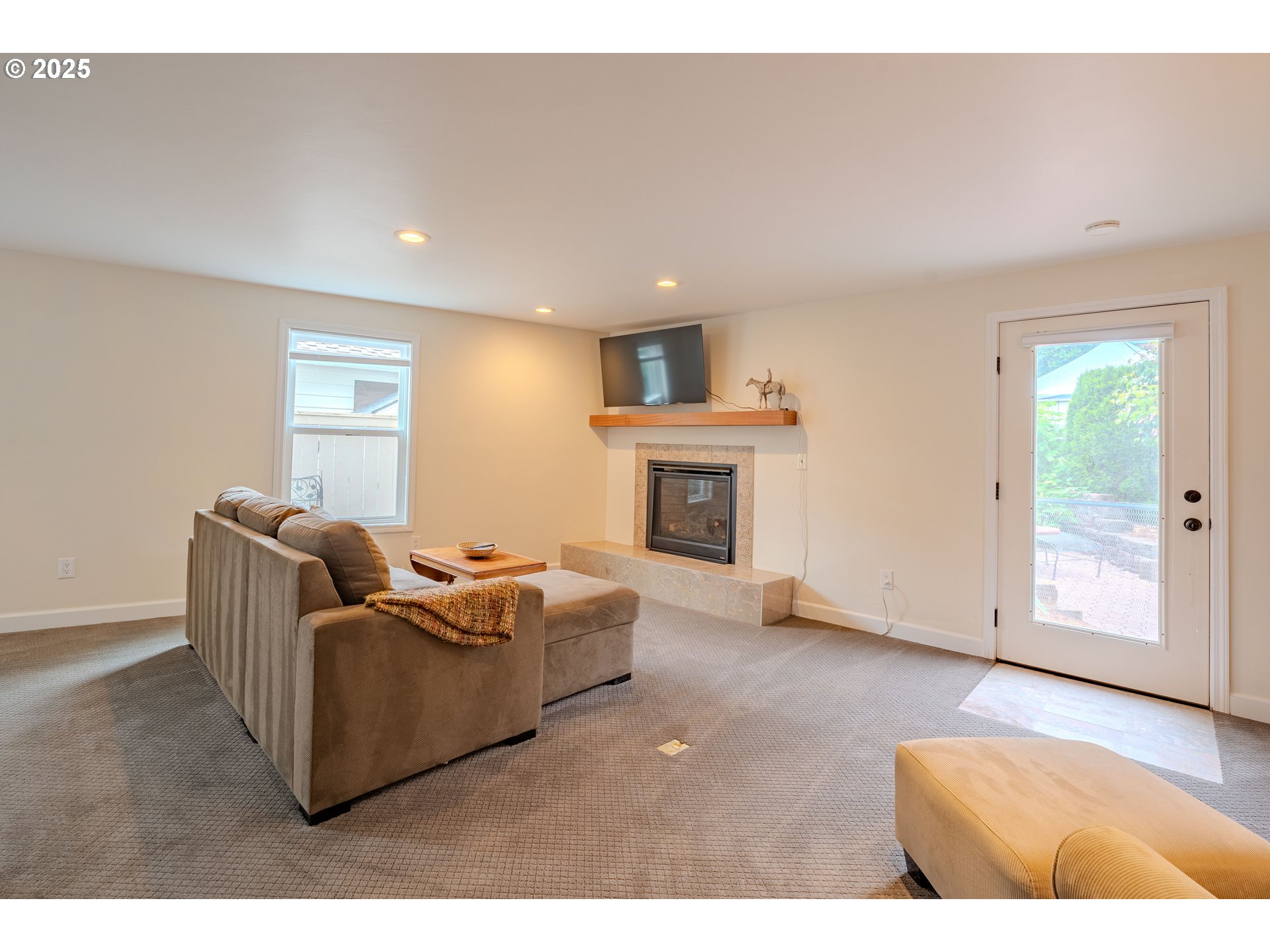 property viewer photo 5