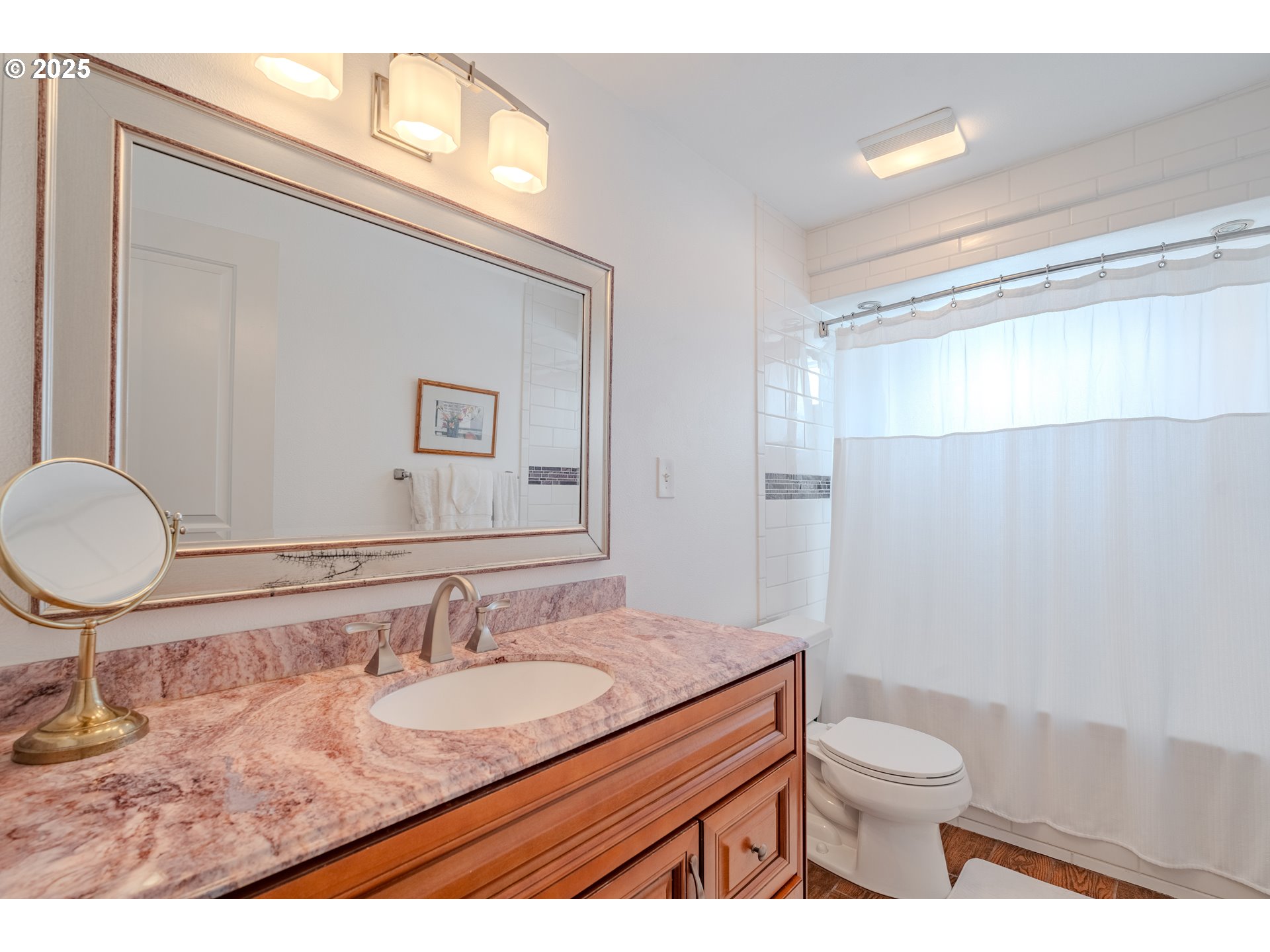 property viewer photo 7