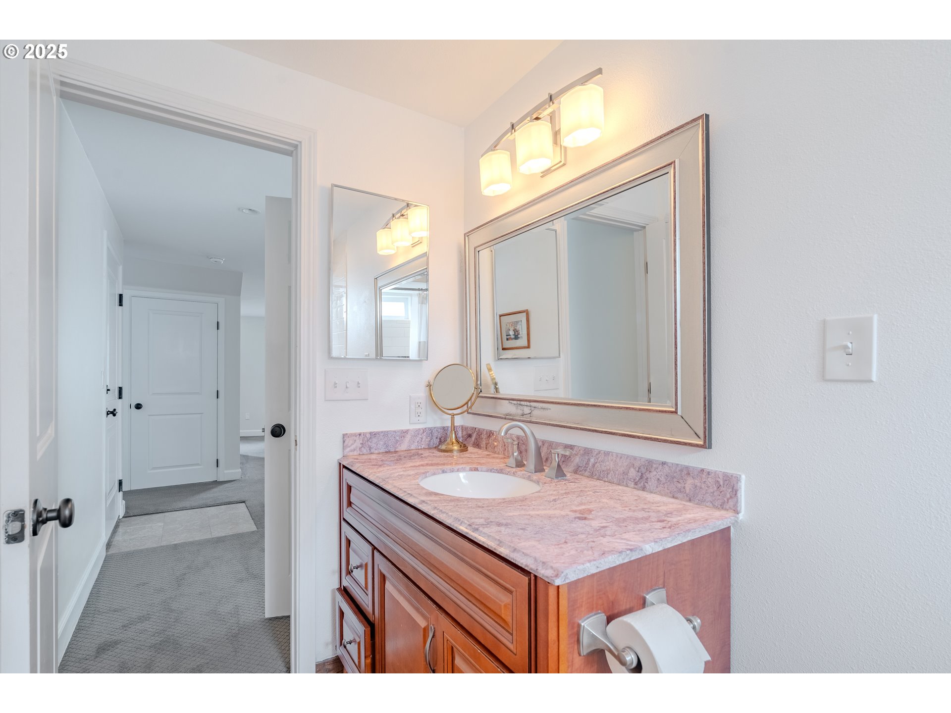 property viewer photo 8