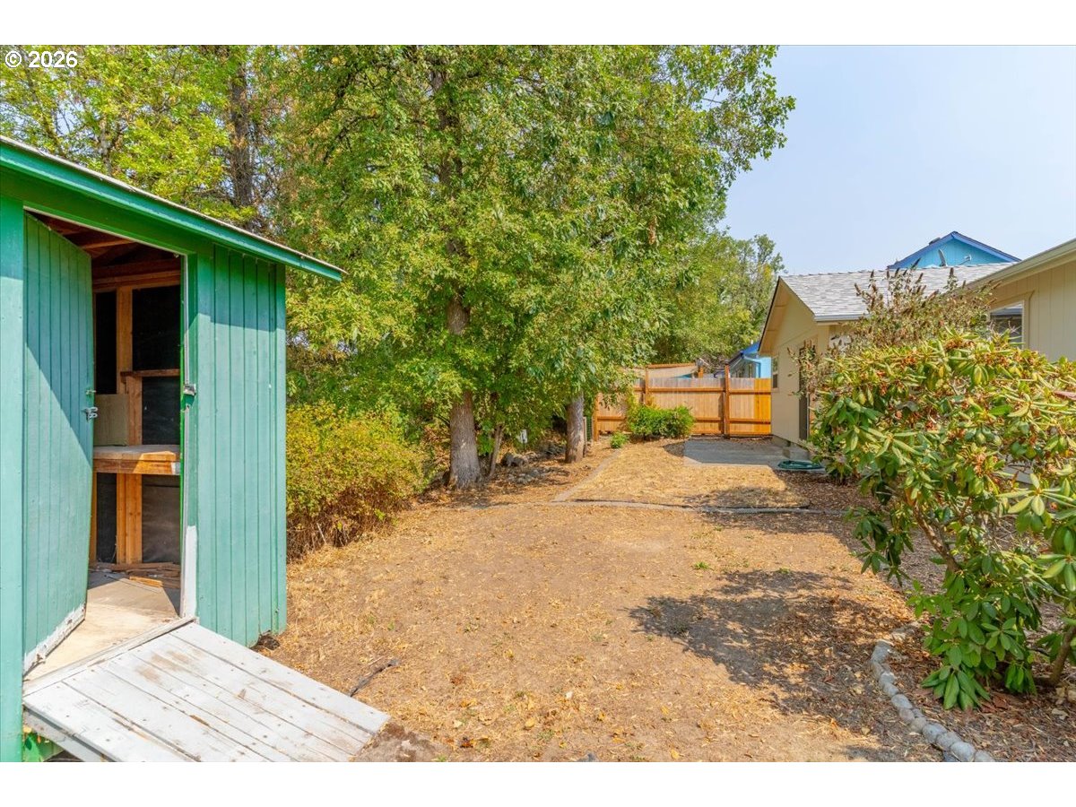 main property photo 39