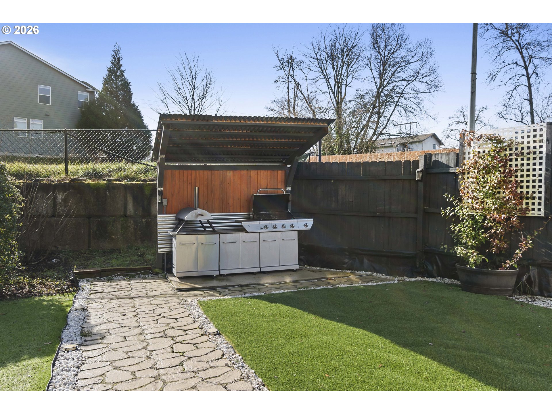 property viewer photo 36