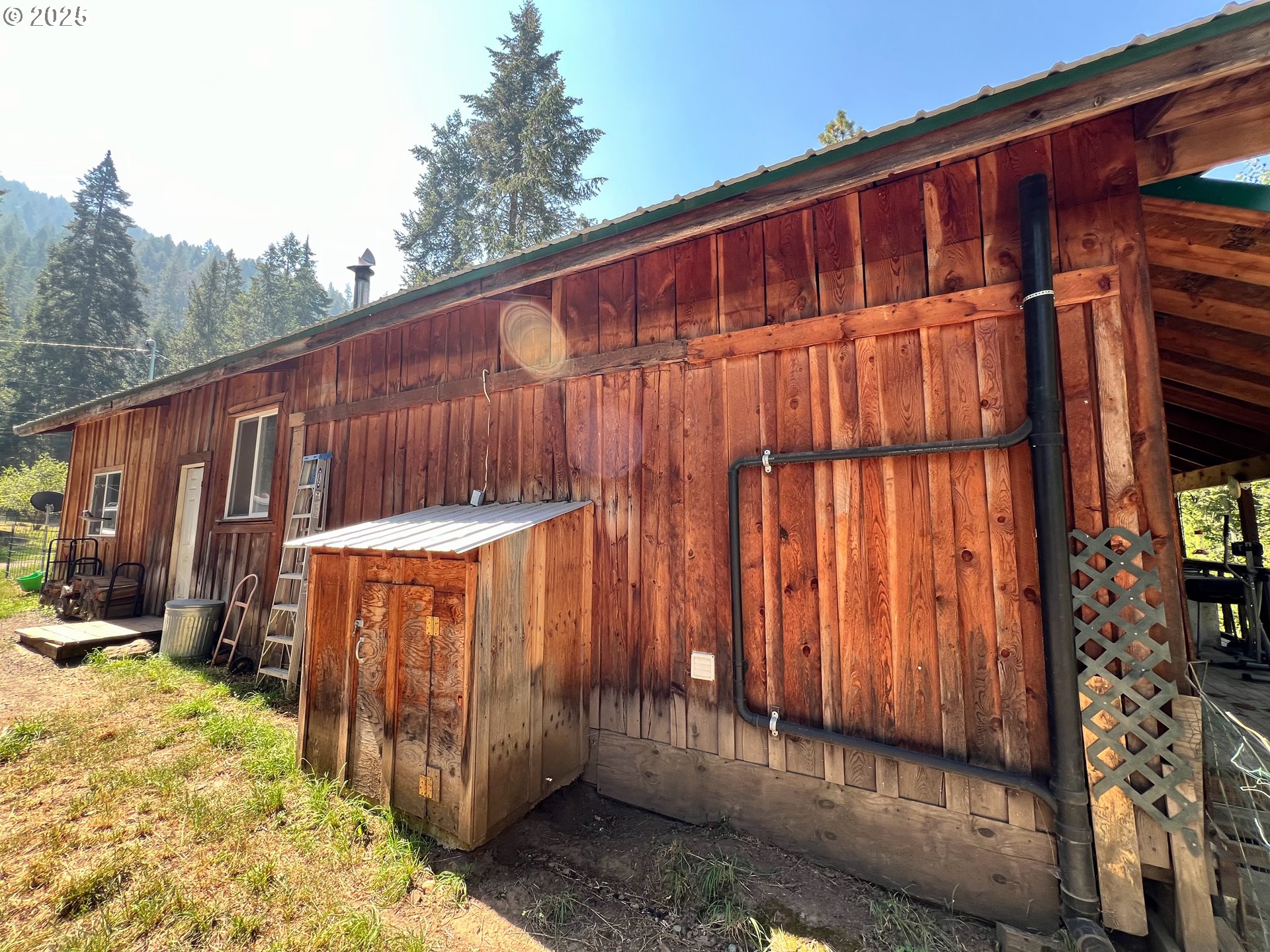 main property photo 16