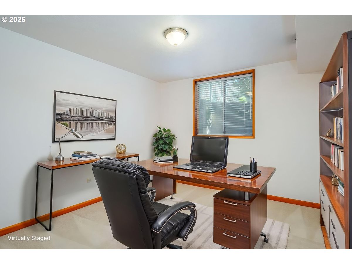 property viewer photo 18