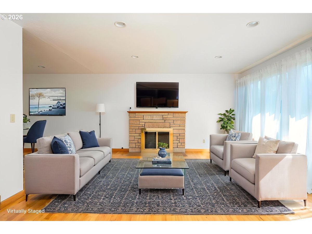property viewer photo 3