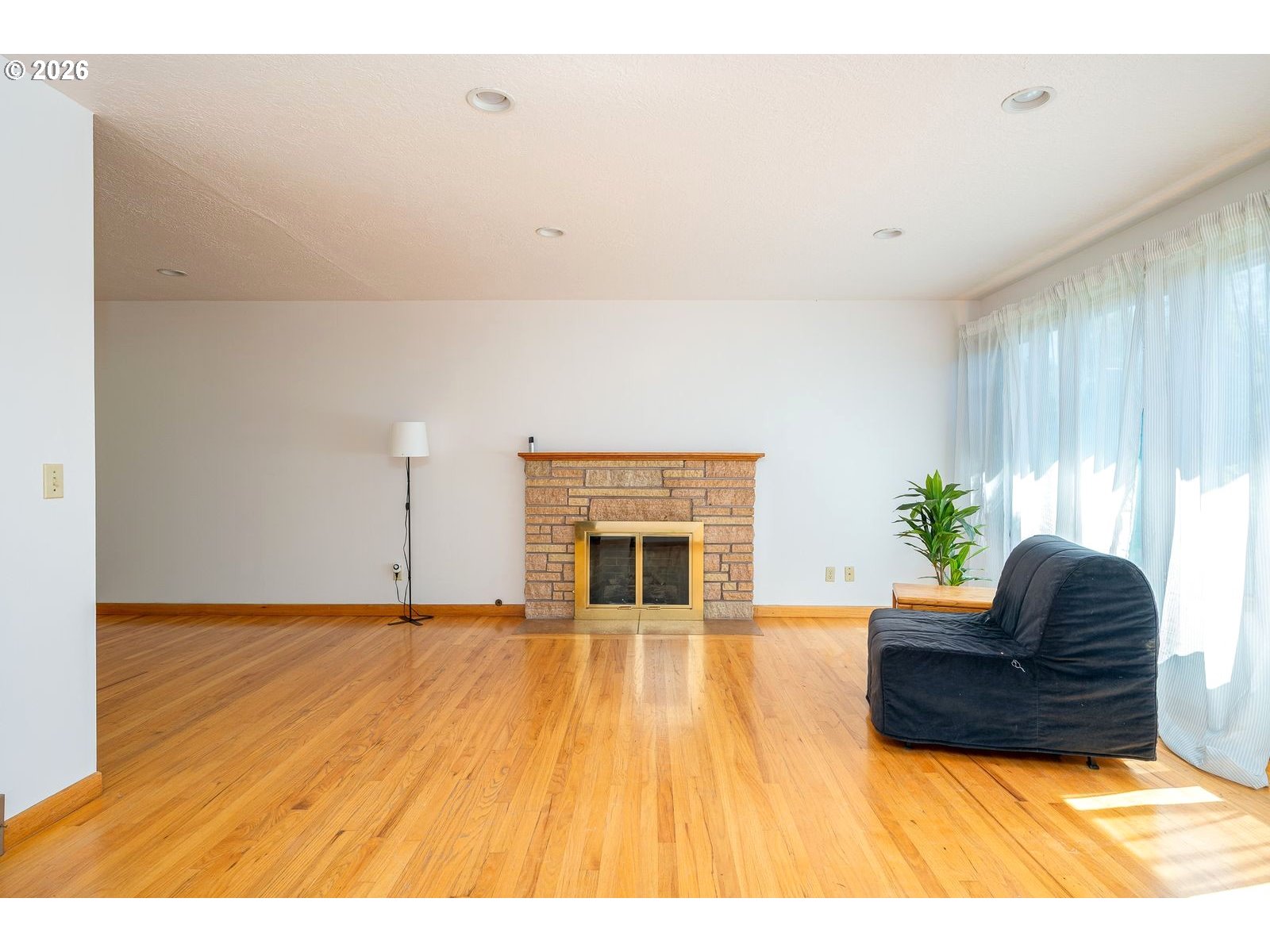 property viewer photo 4