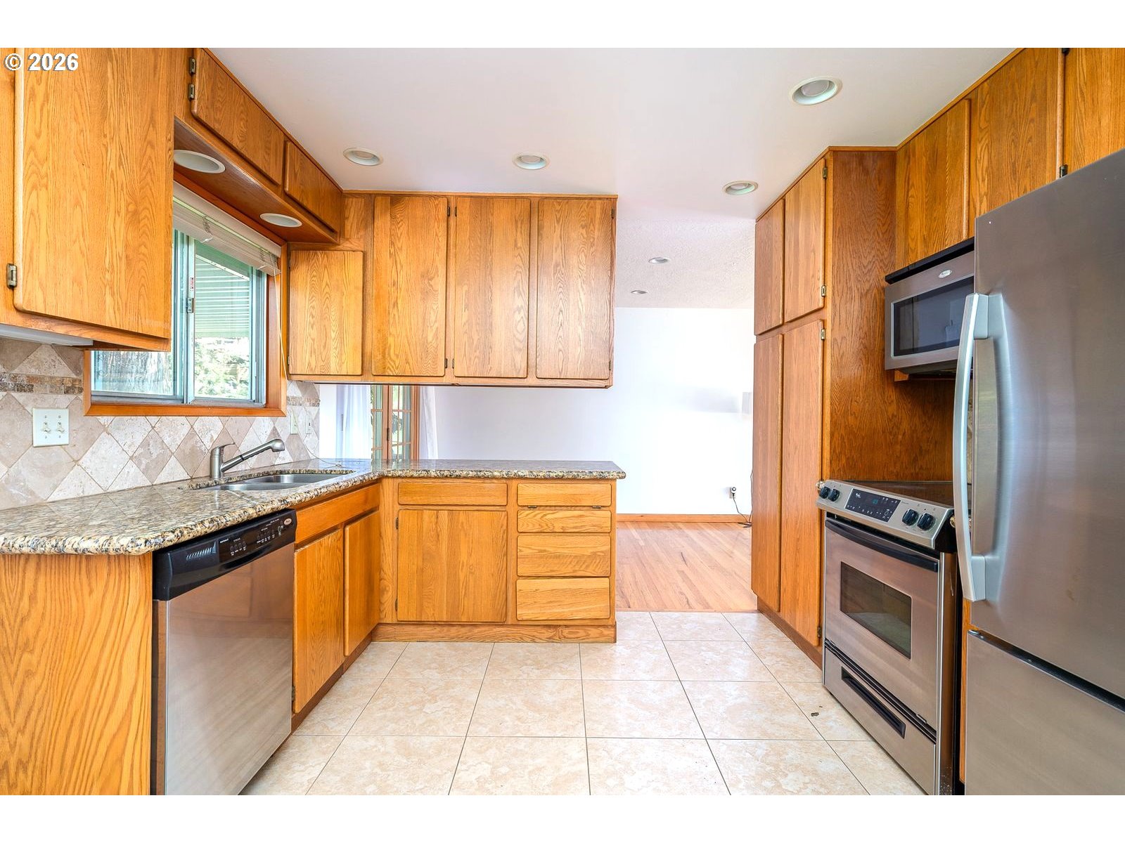 property viewer photo 7
