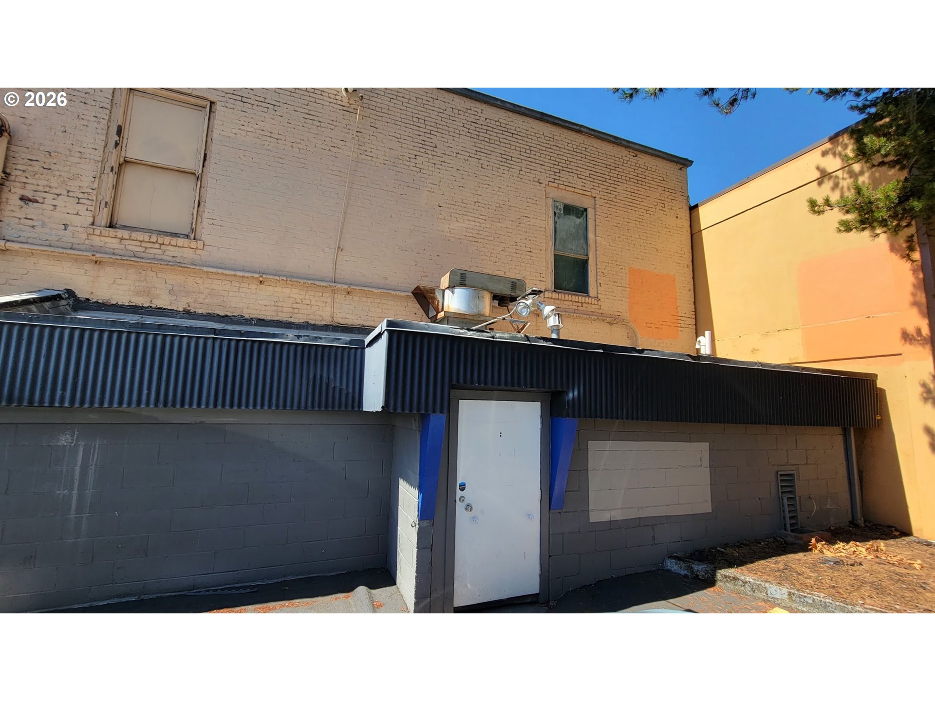 main property photo 10