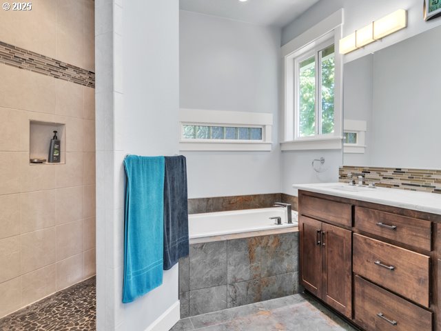 property viewer photo 17