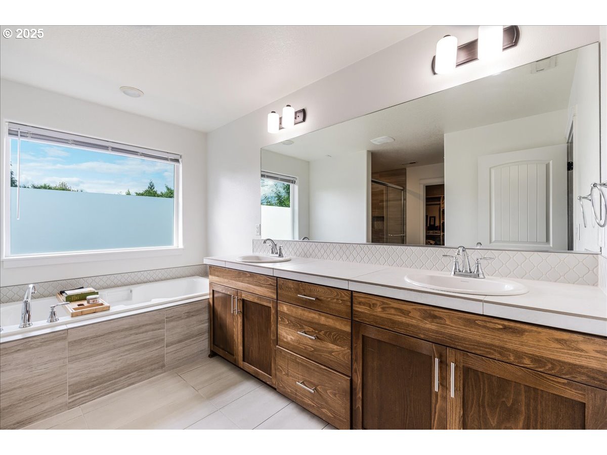 property viewer photo 10