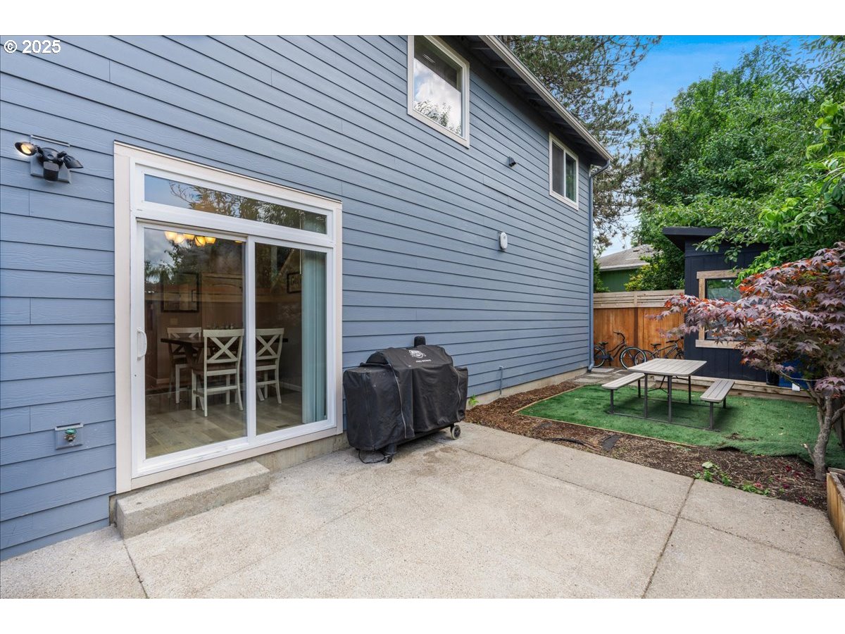 property viewer photo 19