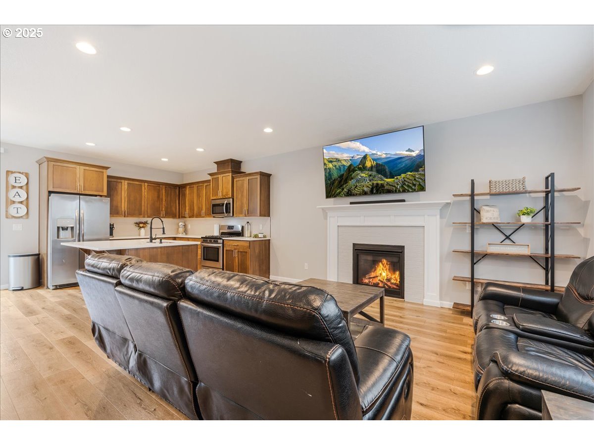 property viewer photo 5