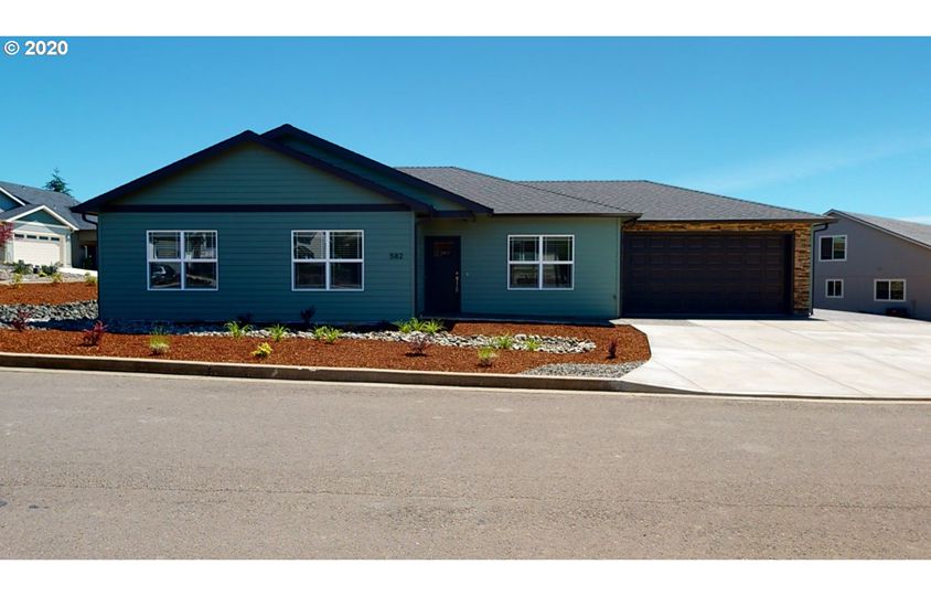 582 Fairway Estates Dr, Sutherlin, OR 97479