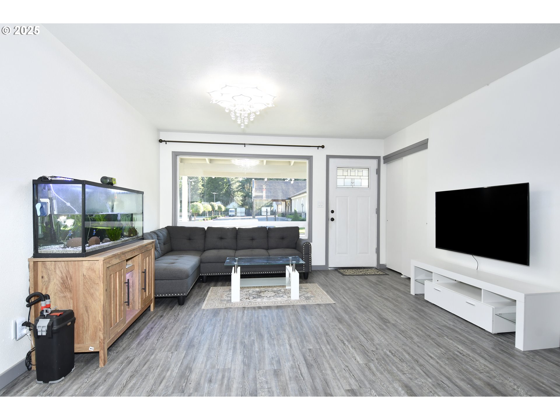 property viewer photo 4