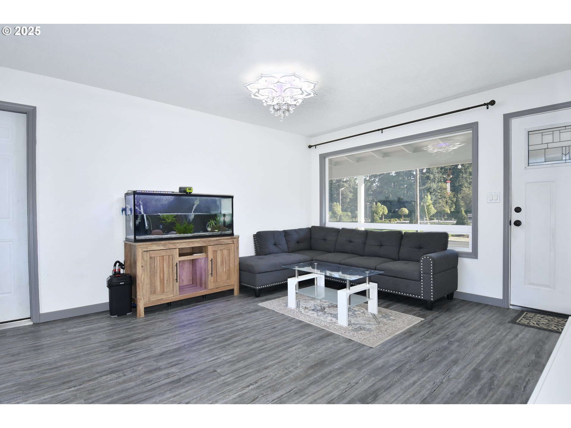 property viewer photo 5