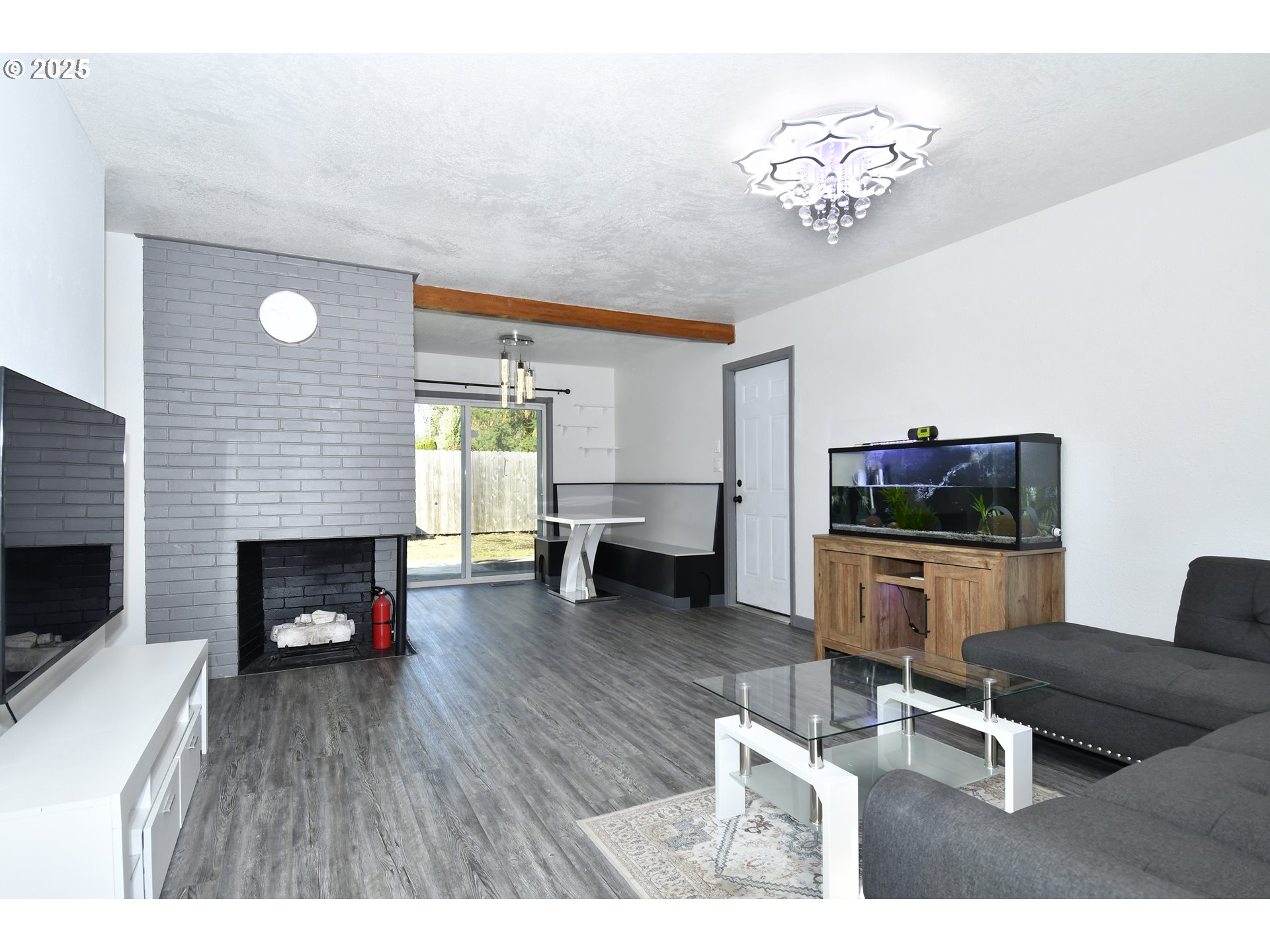 property viewer photo 6