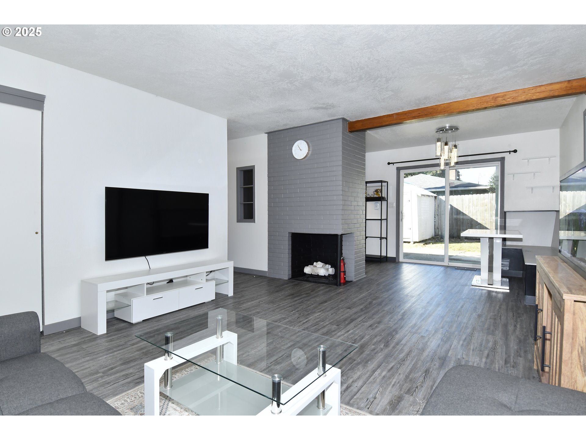 property viewer photo 7